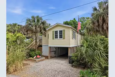 215 Hudson Avenue W, Folly Beach, SC 29439 - Photo 3