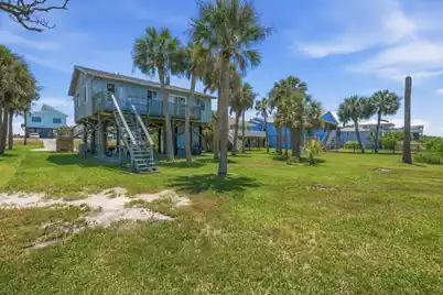 1726 Ashley Avenue E, Folly Beach, SC 29439 - Photo 9