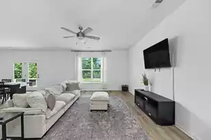 202 Palfrey Dr, Ridgeville, SC 29472 - Photo 3