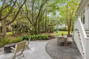 610 Hobcaw Bluff Dr, Mount Pleasant, SC 29464 - Photo 23