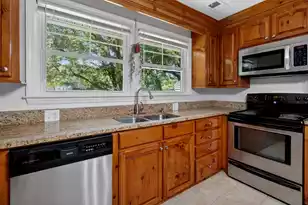 211 6th Ave, Mount Pleasant, SC 29464 - Photo 37