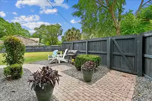739 Shamrock Ln, Charleston, SC 29412 - Photo 5