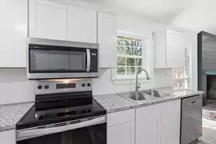 101 Hanover Ct, Summerville, SC 29485 - Photo 11