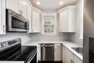 42 Vanderhorst St, Charleston, SC 29403 - Photo 13