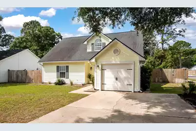 1394 Point Drive W, Mount Pleasant, SC 29466 - Photo 23