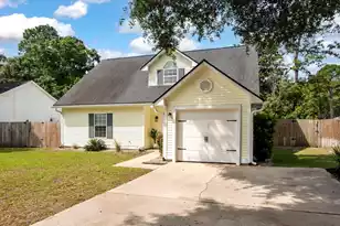 1394 Point Dr W, Mount Pleasant, SC 29466 - Photo 23