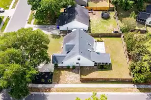 1394 Point Dr W, Mount Pleasant, SC 29466 - Photo 37