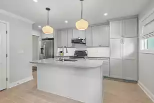 958 Myrtle Ct, Mount Pleasant, SC 29464 - Photo 7