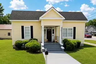 48 Huggins Street W, Manning, SC 29102 - Photo 1