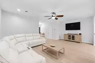 1064 Bennington Dr, Charleston, SC 29492 - Photo 9