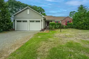 1383 Downsberry Dr, Mount Pleasant, SC 29466 - Photo 5