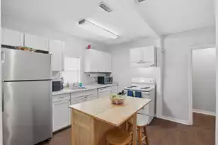 105 Cooper St, Charleston, SC 29403 - Photo 11