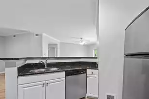 1300 Park West Blvd, Mount Pleasant, SC 29466 - Photo 15