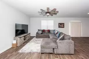 179 Cloverleaf St, Summerville, SC 29483 - Photo 3