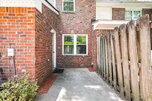 1057 Hunters Trce, Mount Pleasant, SC 29464 - Photo 9