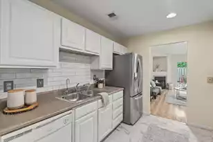 1670 Dexter Ln, Charleston, SC 29412 - Photo 9