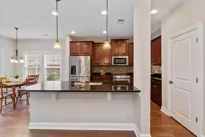 1024 Banker Court, Mount Pleasant, SC 29429 - Photo 7
