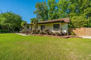 295 Forest Cir, Summerville, SC 29483 - Photo 7