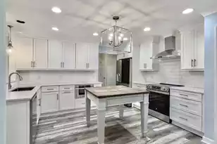 1247 Center Lake Dr, Mount Pleasant, SC 29464 - Photo 11