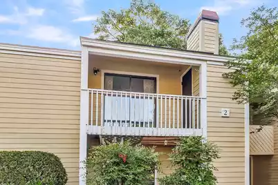 1054 Anna Knapp Boulevard #2E, Mount Pleasant, SC 29464 - Photo 3