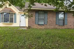 1104 Douglas Wayne Rd, Summerville, SC 29486 - Photo 1