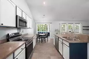 5114 Thornton Dr, Summerville, SC 29485 - Photo 11