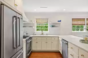 708 Pitt St, Mount Pleasant, SC 29464 - Photo 17