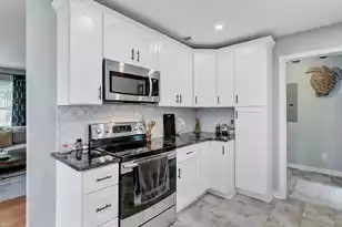 1531 Seacroft Rd, Charleston, SC 29412 - Photo 11
