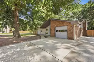 307 Canaberry Cir, Summerville, SC 29483 - Photo 3