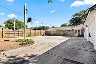 1203 Calais Dr, Mount Pleasant, SC 29464 - Photo 21
