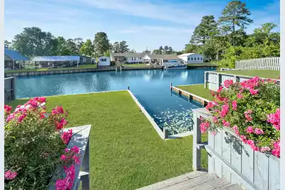 227 Canal Street, Bonneau, SC 29431 - Photo 1