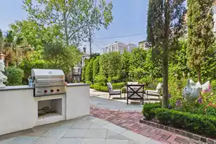 22 Lamboll St, Charleston, SC 29401 - Photo 17