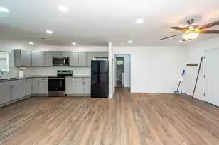 6933 Raymond Ave, North Charleston, SC 29406 - Photo 7