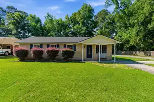 122 Longleaf Dr, Summerville, SC 29483 - Photo 1