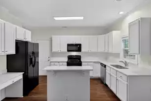 2738 Seastrand Ln, Mount Pleasant, SC 29466 - Photo 9