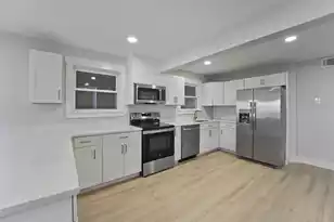 415 Parkdale Dr, Charleston, SC 29414 - Photo 9
