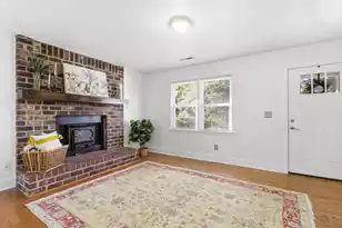 1142 Bonnie Ln, Mount Pleasant, SC 29464 - Photo 9