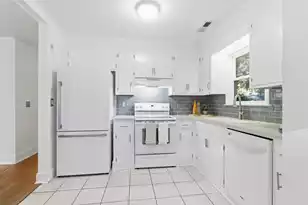 1142 Bonnie Ln, Mount Pleasant, SC 29464 - Photo 17