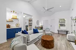 1115 Honeysuckle Ct, Mount Pleasant, SC 29464 - Photo 5