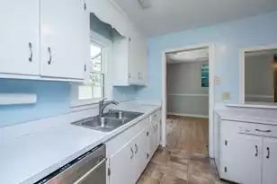 1281 Pickett St, Charleston, SC 29412 - Photo 7