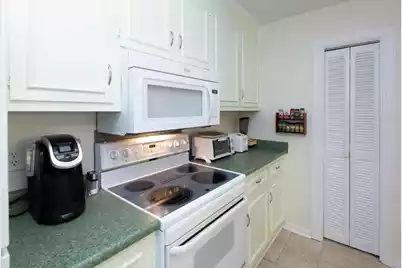 1717 Greystone #Apt 14, Mount Pleasant, SC 29464 - Photo 5