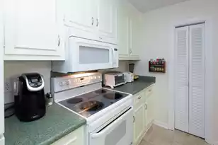 1717 Greystone #Apt 14, Mount Pleasant, SC 29464 - Photo 5