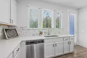 1054 Magnolia Warbler Wy, Ravenel, SC 29470 - Photo 11
