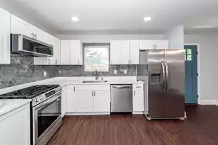8330 Longridge Rd, North Charleston, SC 29418 - Photo 9