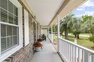 946 Melrose Dr, Charleston, SC 29414 - Photo 3