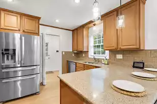 946 Melrose Dr, Charleston, SC 29414 - Photo 17