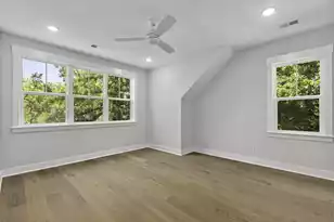 19 Broadway St, Mount Pleasant, SC 29464 - Photo 17