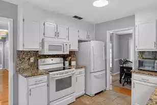 1605 Cullowhee Cir, Mount Pleasant, SC 29464 - Photo 7