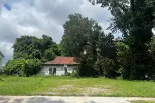 422 Hampton St, Walterboro, SC 29488 - Photo 5