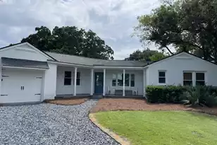 10 William St, Mount Pleasant, SC 29464 - Photo 1